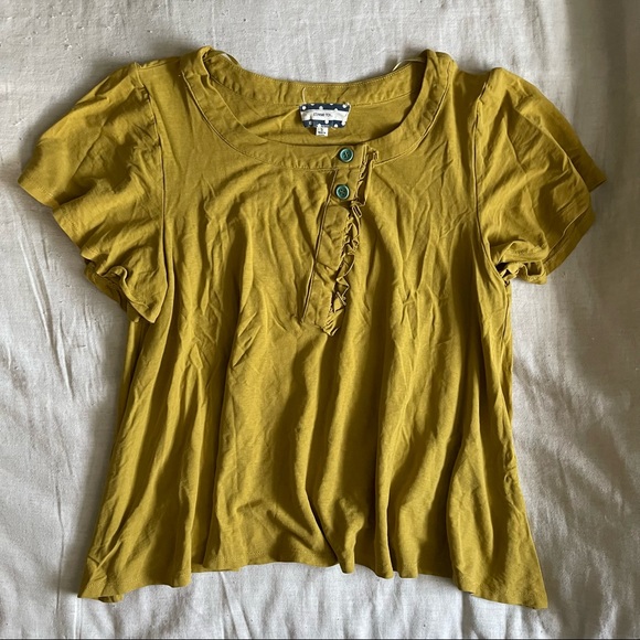 Comme Toi Ruffled Button Top - Picture 1 of 4